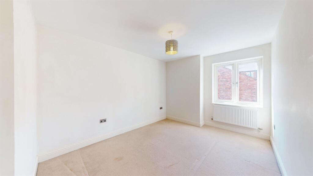 Apartment in Shrewsbury - More