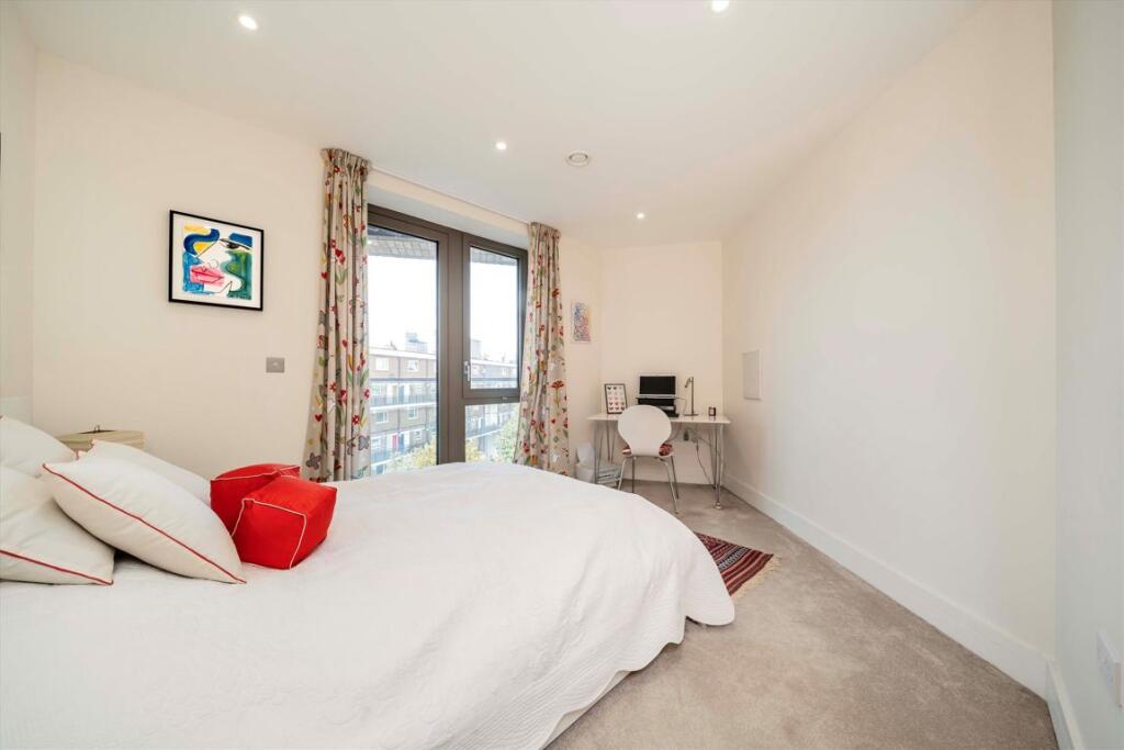 Apartment in London - More