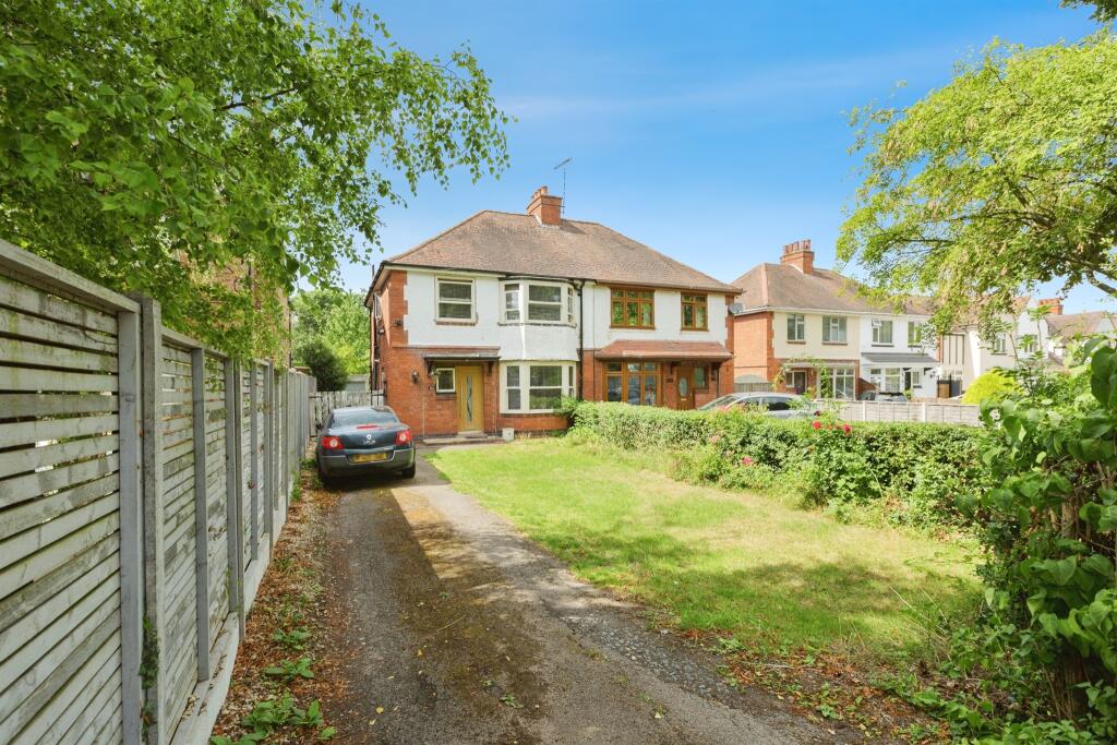 3-bed semi-detached on Higham Lane, Nuneaton, £300,000