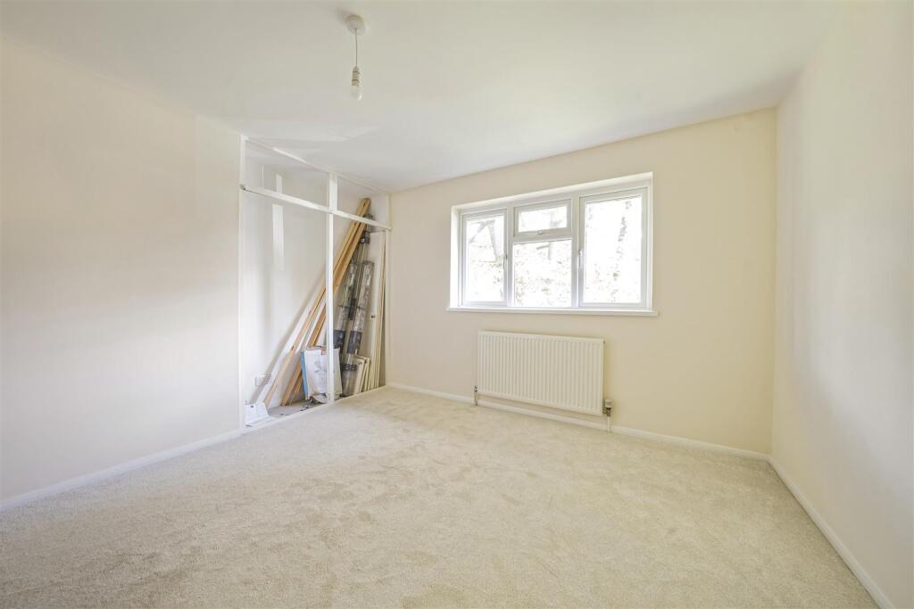 House in St Albans, Smug Oak, St Stephen - More