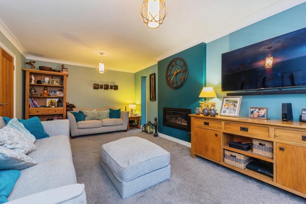 Holly Court, Hyde, Greater Manchester, SK14 photo 2