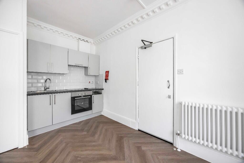 Apartment in London - View 2