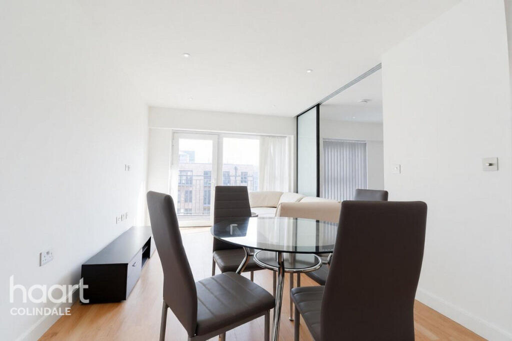 Farington House, London photo 3
