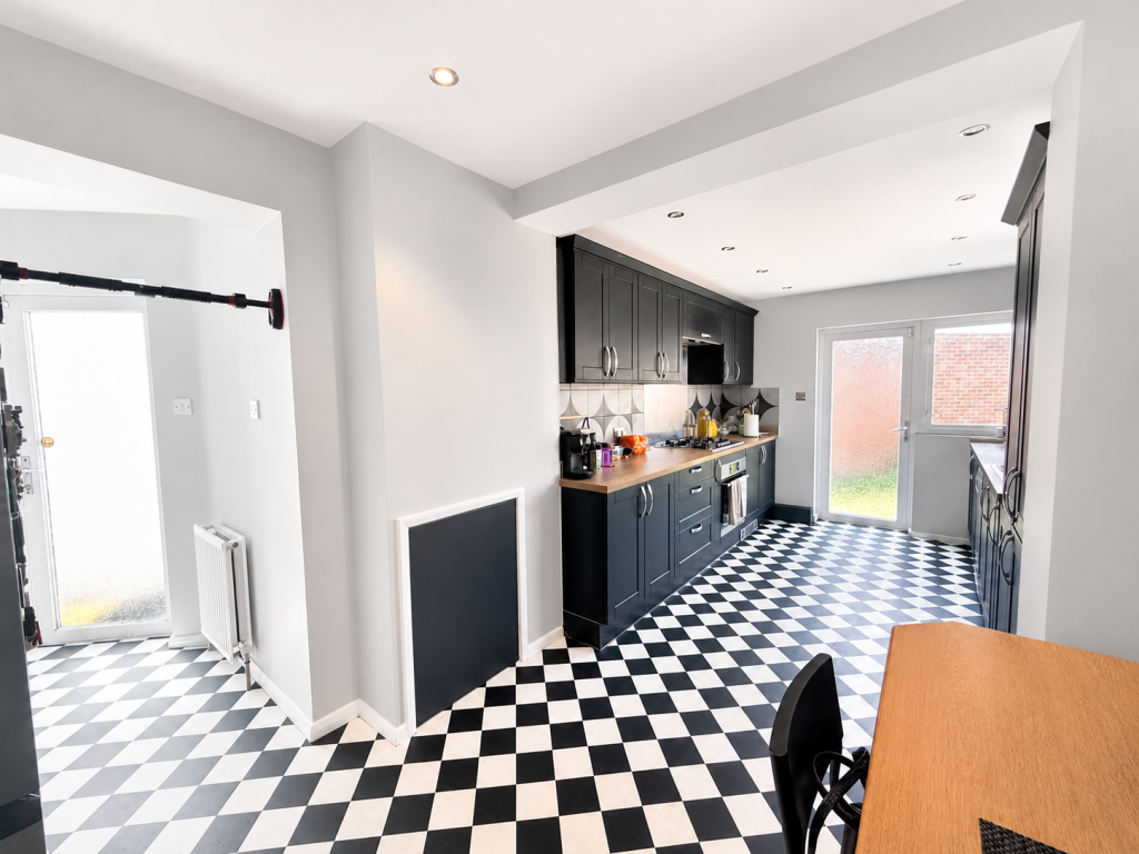 House in Bromley - View 5