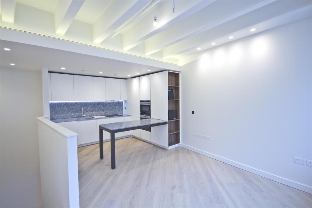 Apartment in London - View 3