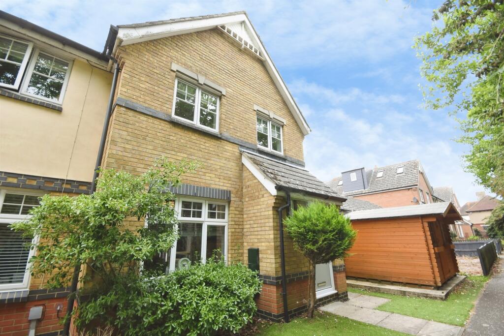 Main image of property: Twelve Acres, Braintree