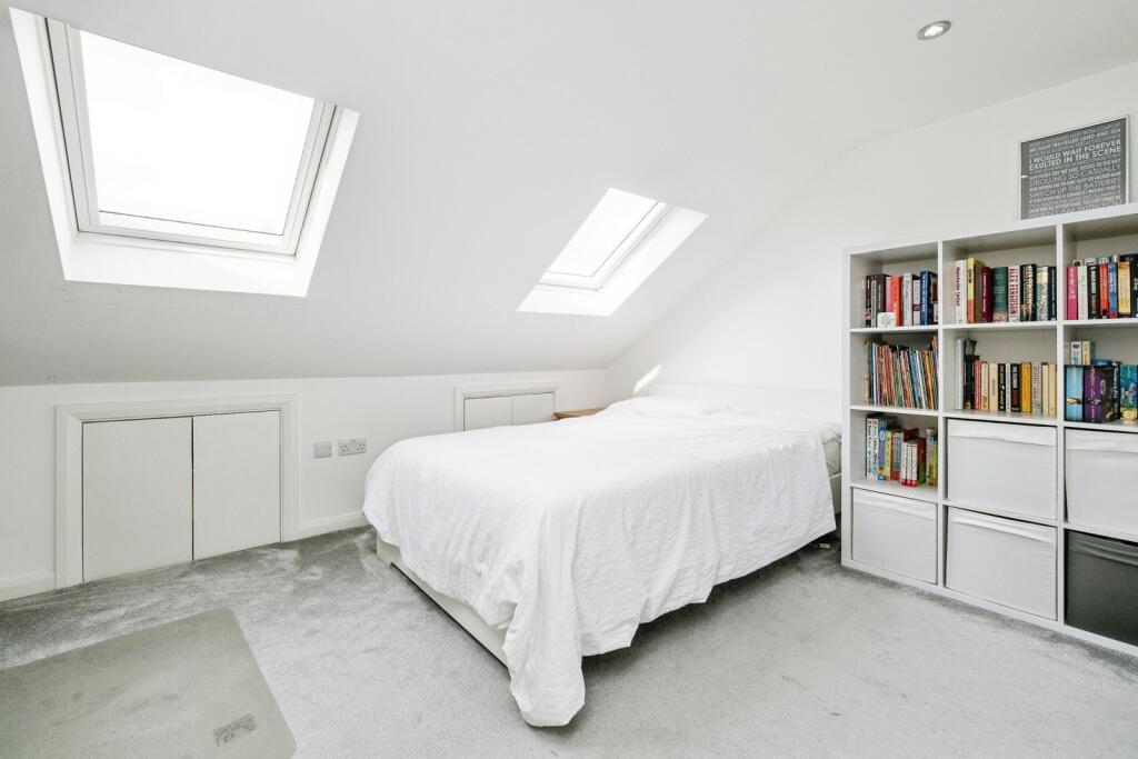 House in London - View 5