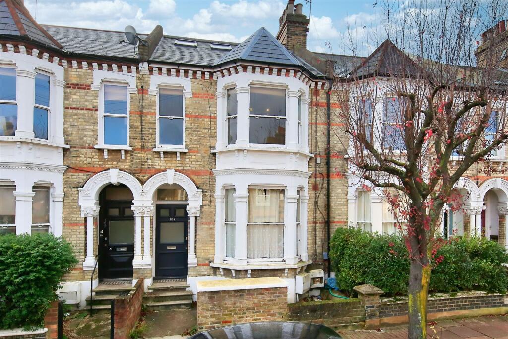Apartment in London - More