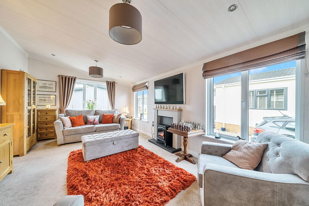 Horton Road, Three Legged Cross, Wimborne, Dorset, BH21 6FH photo 3