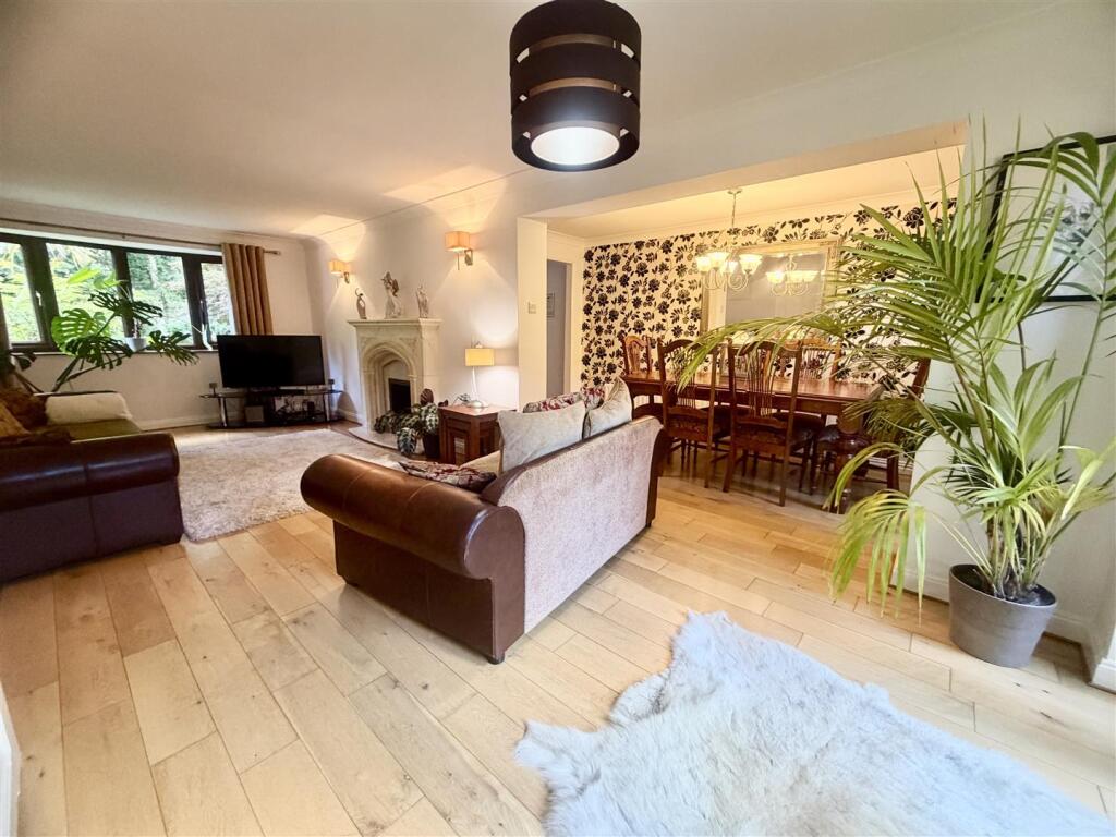 House in Leeds - View 2