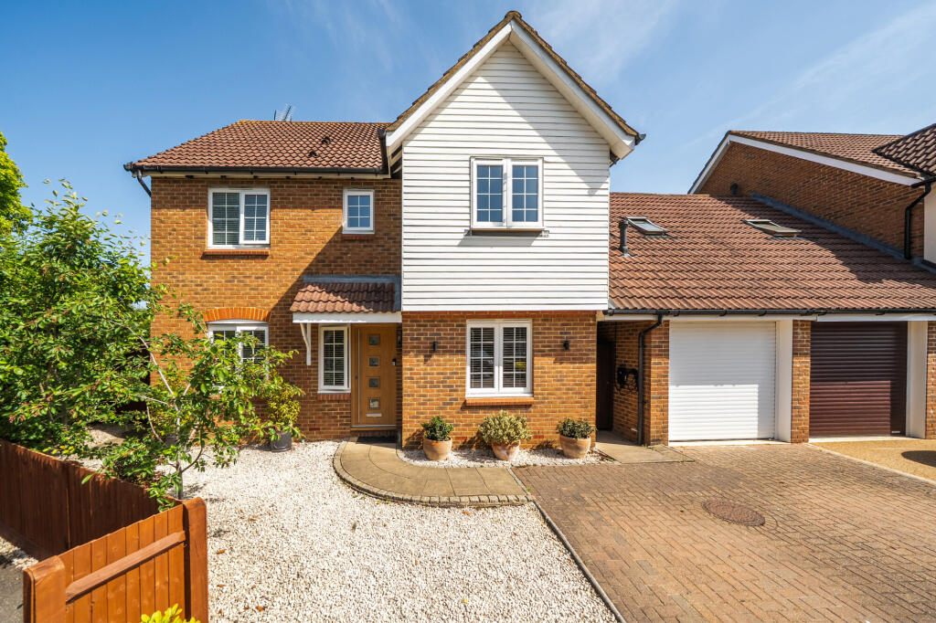 Main image of property: Ivory Close, St. Albans, AL4
