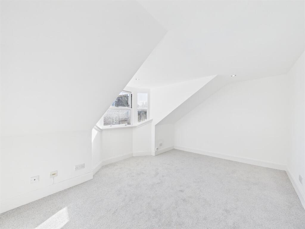 Apartment in Perth - View 3