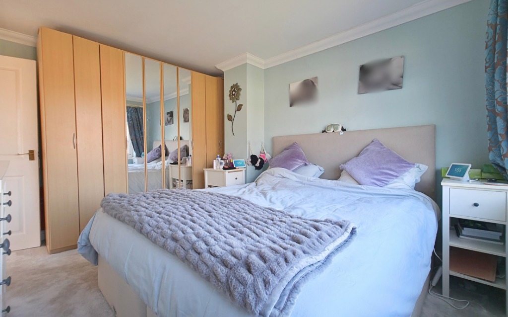 Butler Road, Crowthorne, Berkshire, RG45 - More