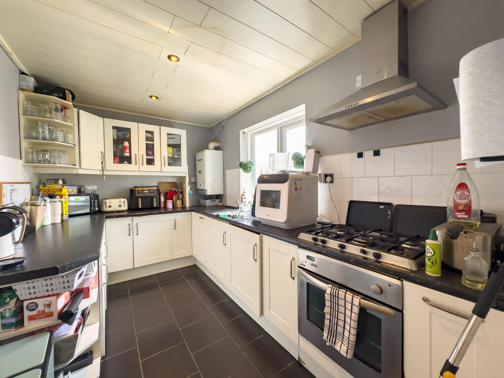 Apartment in North Tyneside, North East - View 3
