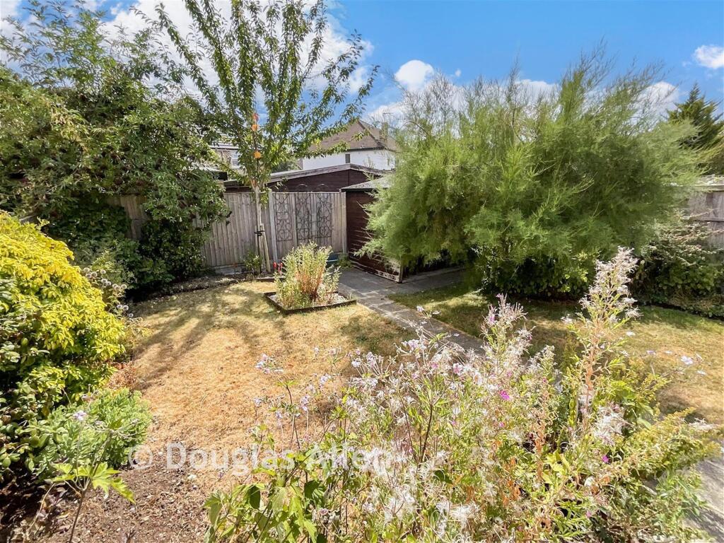House in Brentwood - View 2