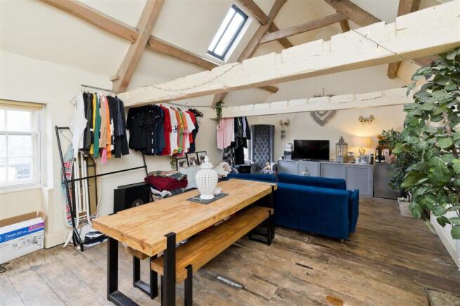 57 High Street - The Flat - Second Floor - Sitting