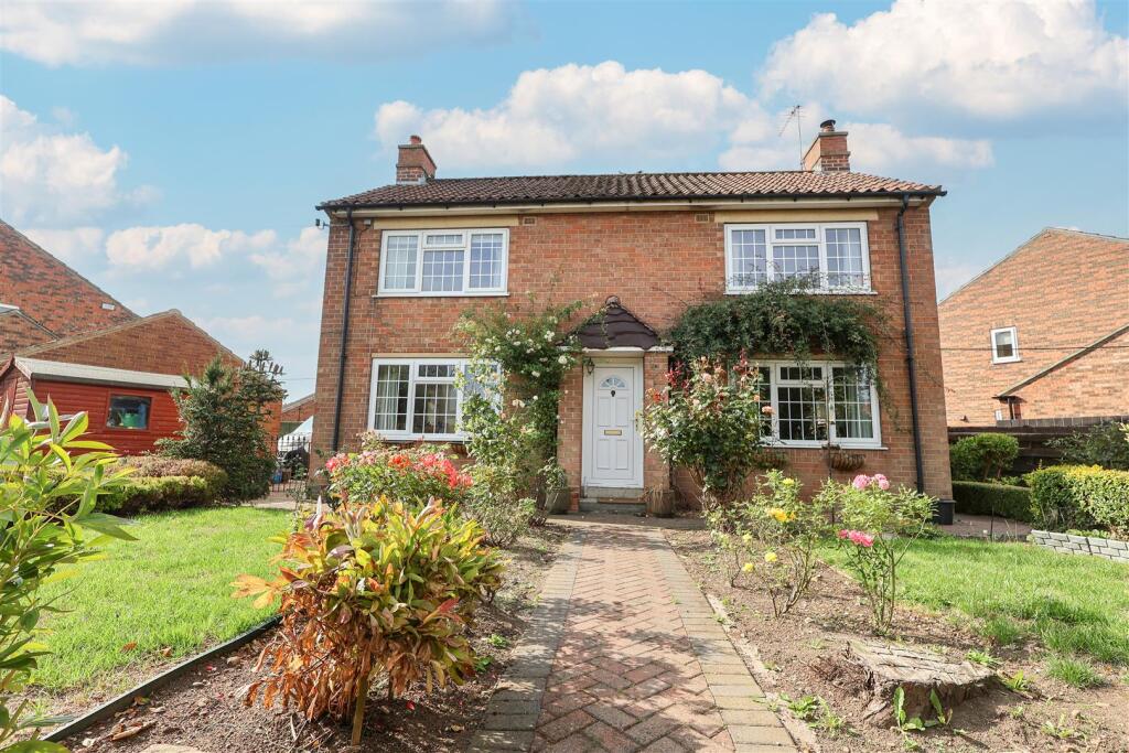 Main image of property: St. Giles Close, Thirsk