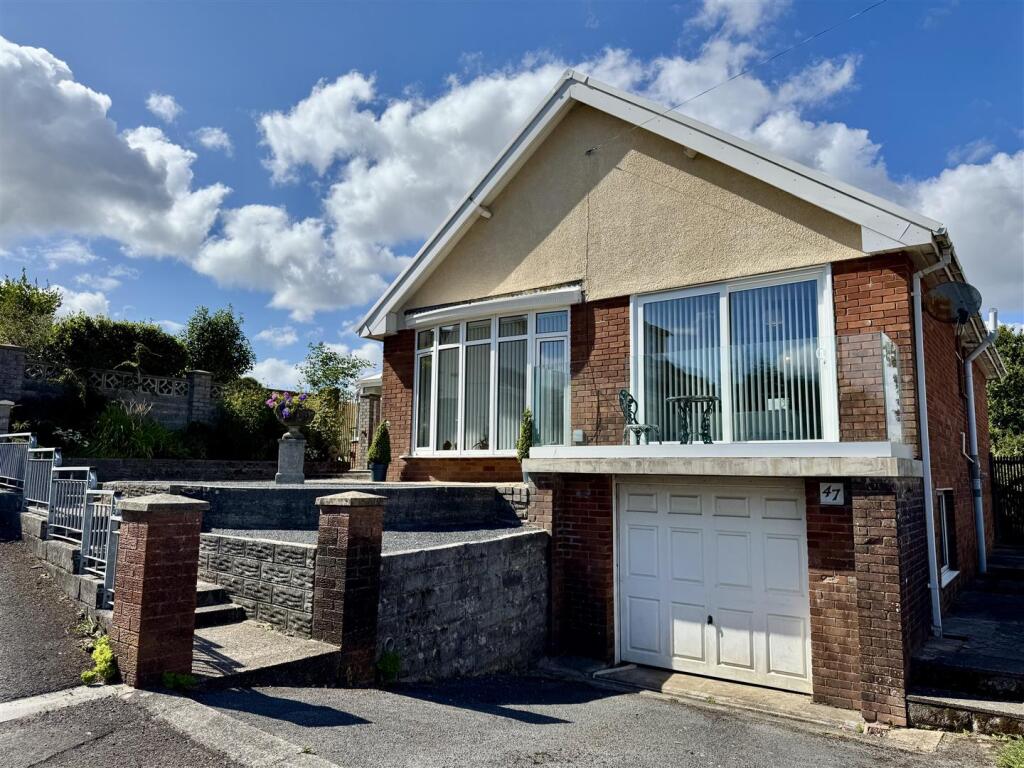 Main image of property: Cleviston Park, Llangennech, Llanelli