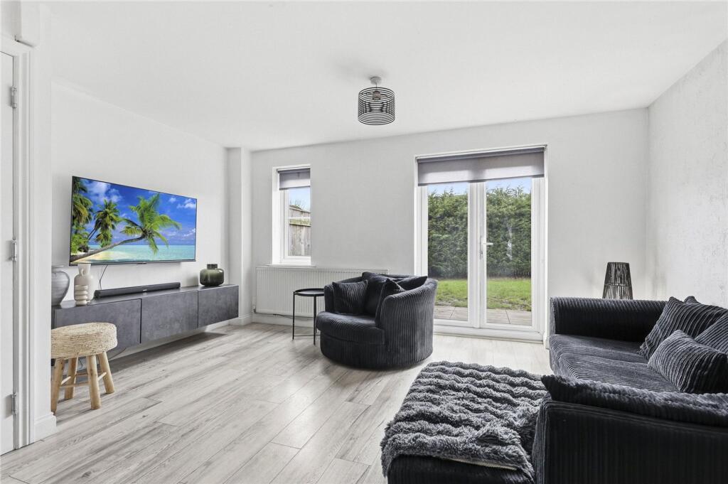 House in Middlesbrough, Lingfield Park, Coulby Newham - View 2