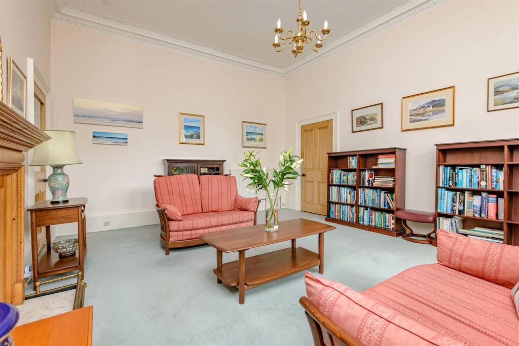 Apartment in Edinburgh, Church Hill, Morningside - View 4