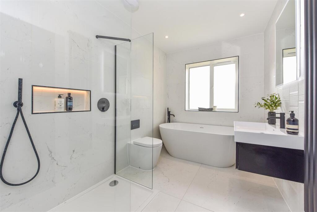 Brook Lane, Warsash photo 3