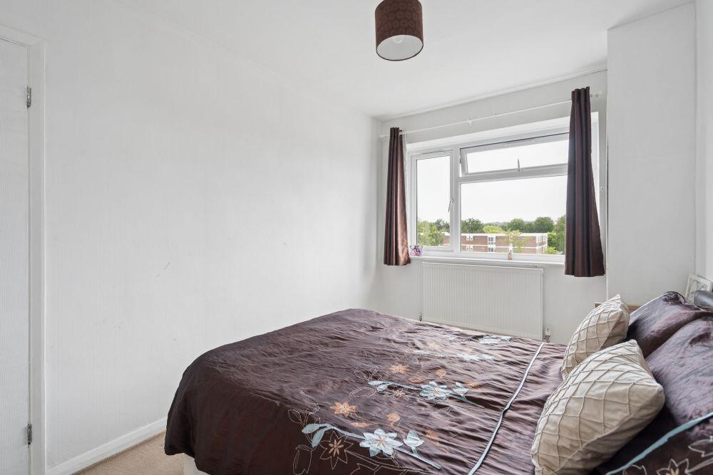 Apartment in Harrow - More