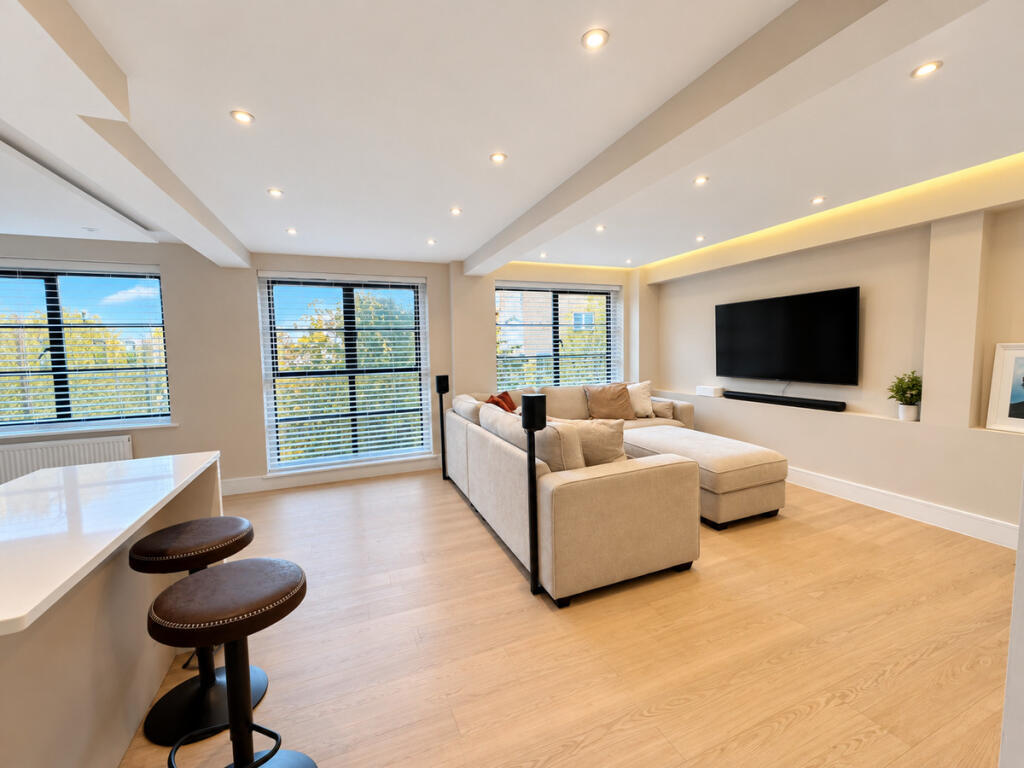 Apartment in Rochford - View 4