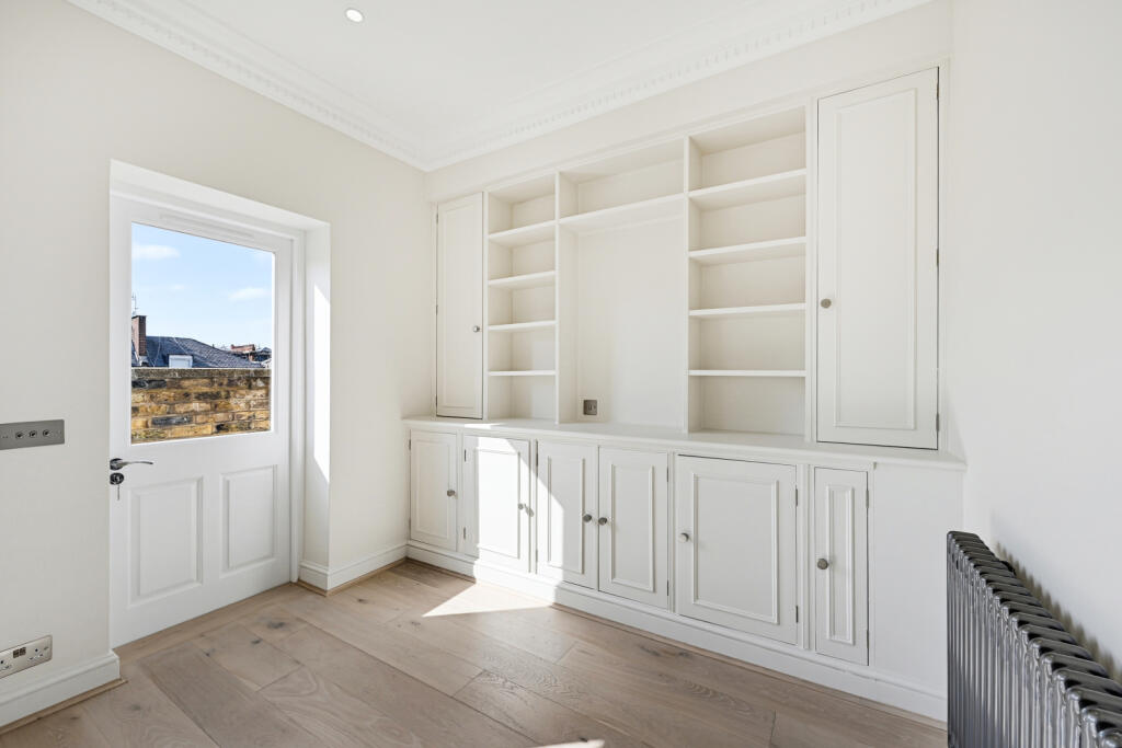 Apartment in London - View 5