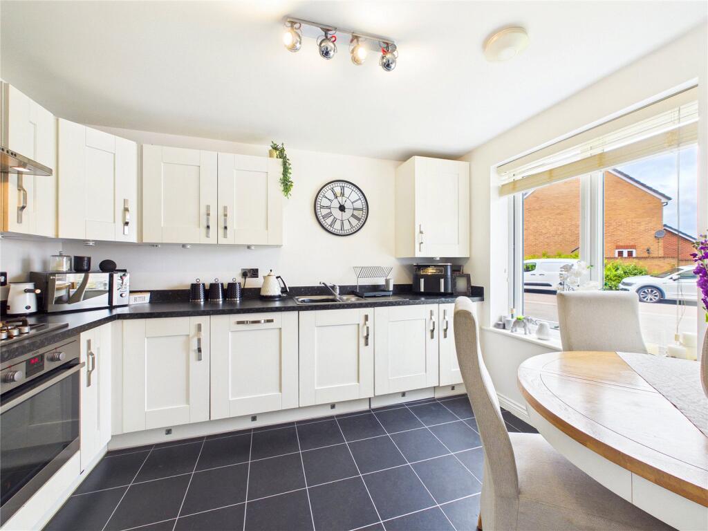 Brook Meadow, Wychbold, Droitwich Spa, Worcestershire, WR9 photo 2