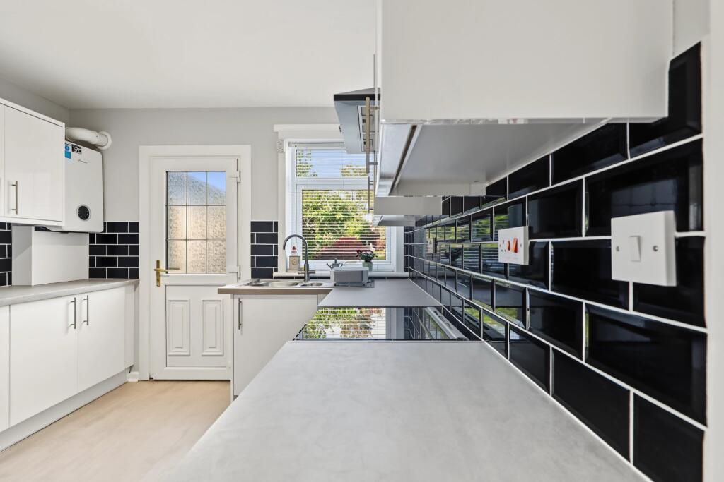 House in Paisley, Renfrewshire - More