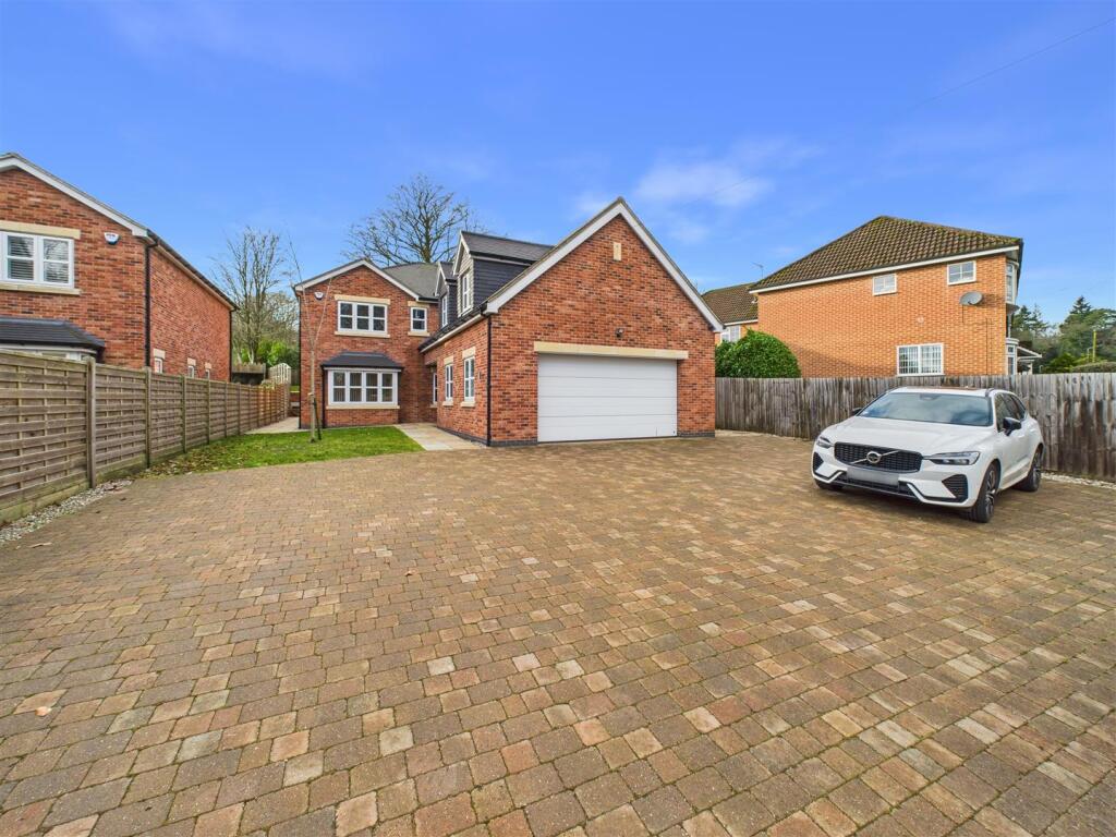 Main image of property: Longdale Lane, Ravenshead, Nottingham