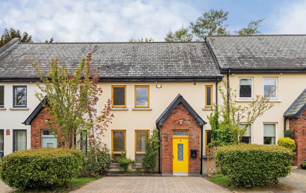 Main image of property: 5 Redwood, Hollystown, Dublin 15, D15 C897