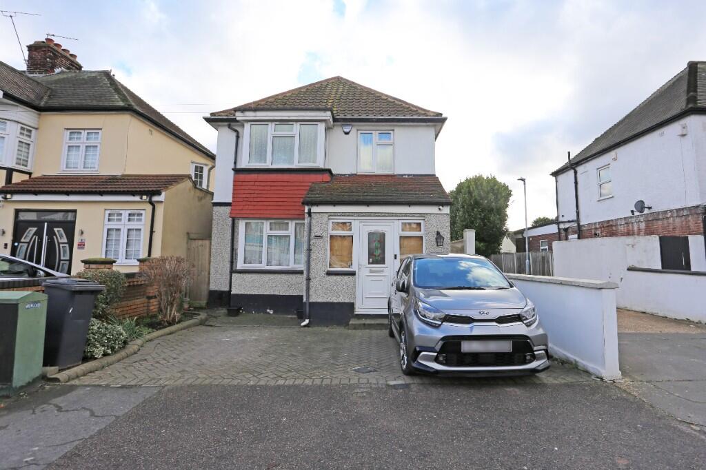 Main image of property: High Road, Romford, London, RM6