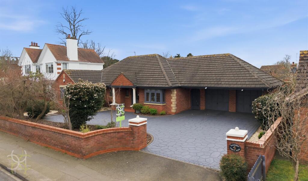 Main image of property: Cheltenham Road, Evesham