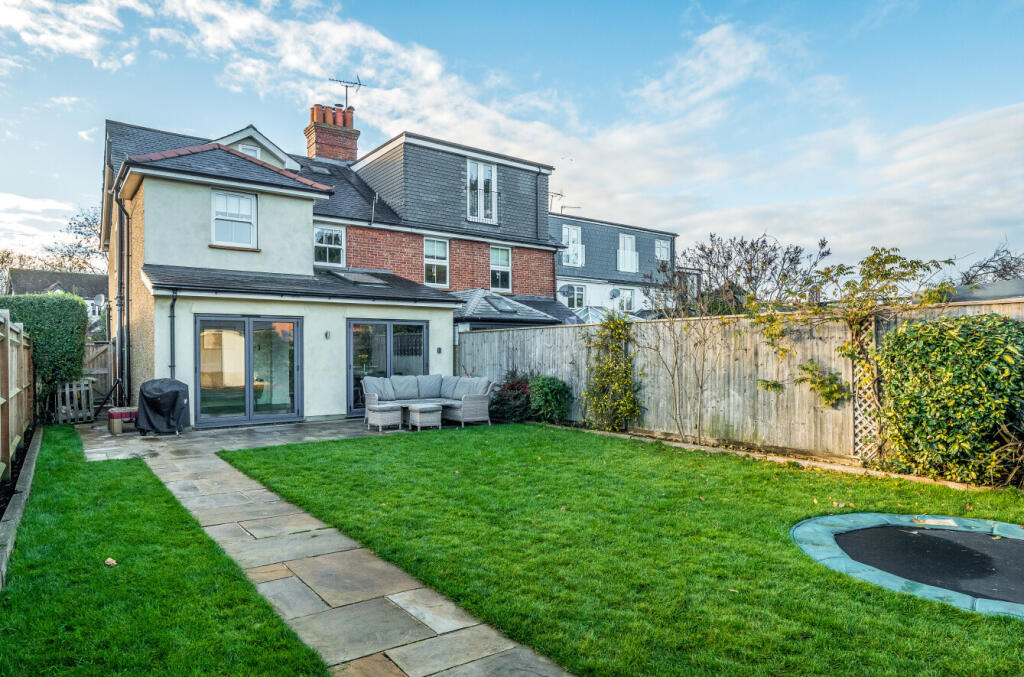 Tuesley Lane, Busbridge, Godalming, Surrey, GU7 photo 4