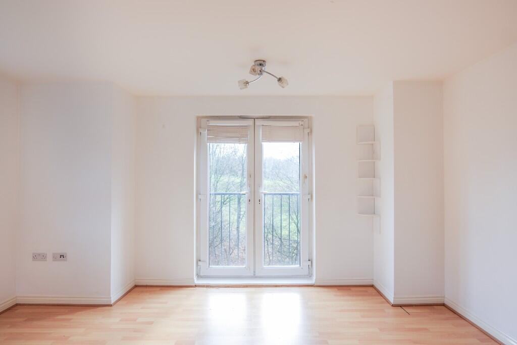 Stonemere Drive, M26 photo 4