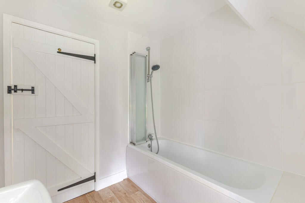 House in Swindon, Corsham - More