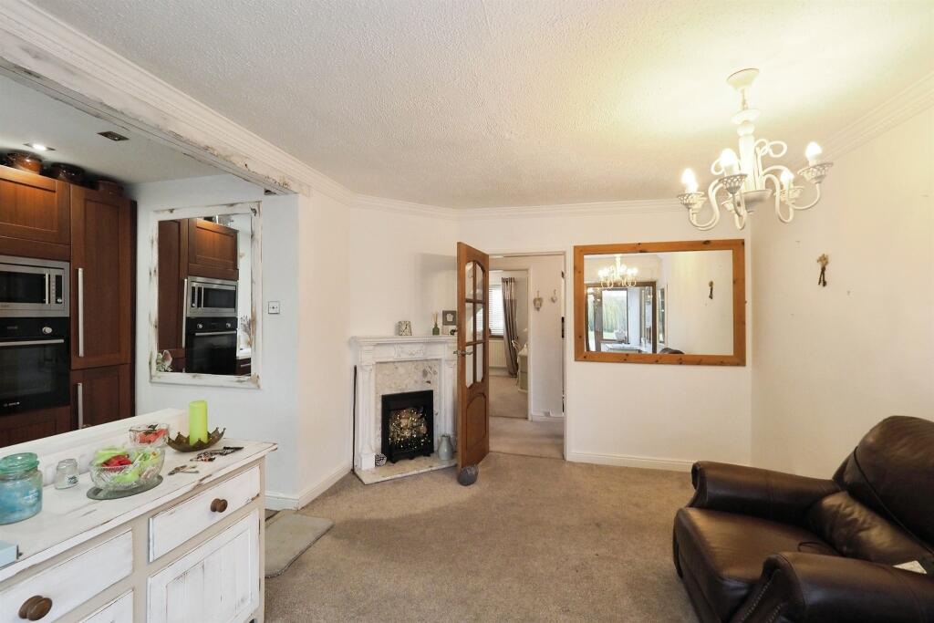 House in Bolsover, Old Bolsover - View 4