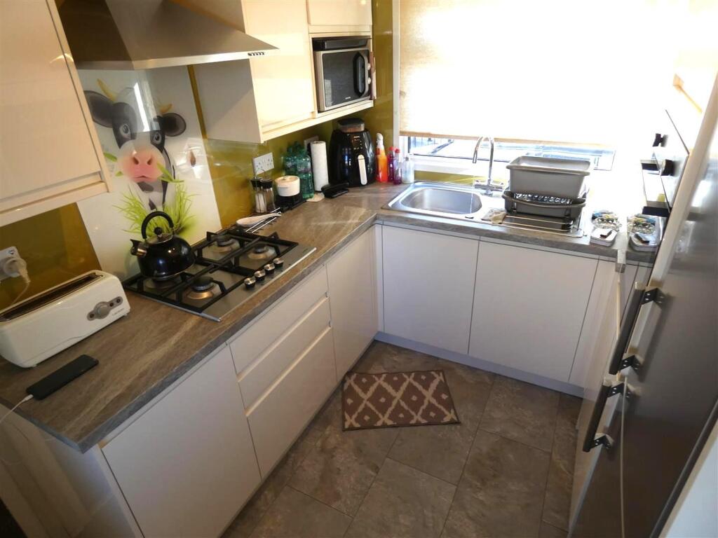 Ash Drive, Lamaleach Park, Freckleton, PR4 1DY photo 4
