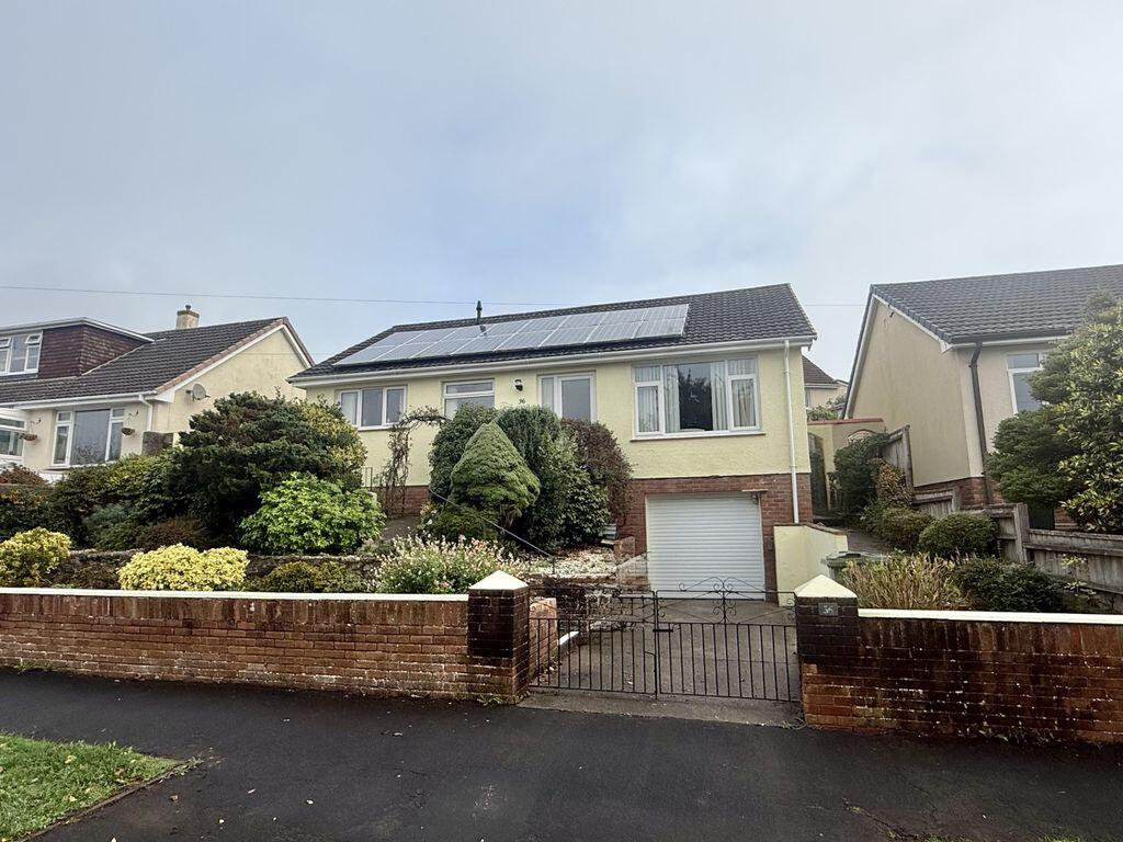 2-bed detached on Castlewood Avenue, Newton Abbot, £319,950