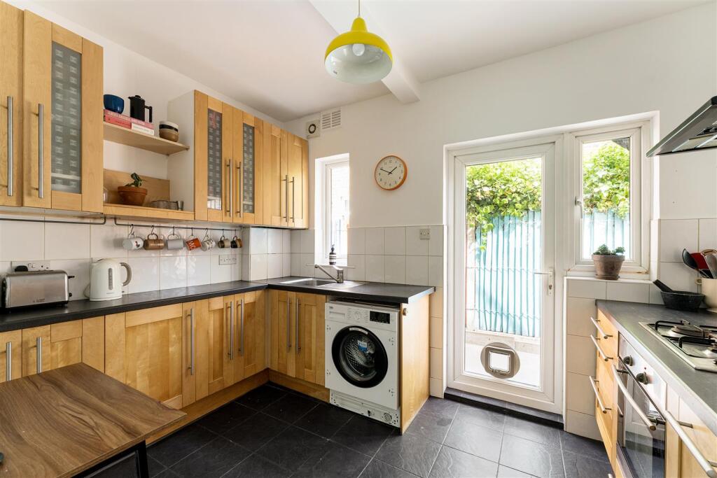 Brettenham Road, Walthamstow - View 3