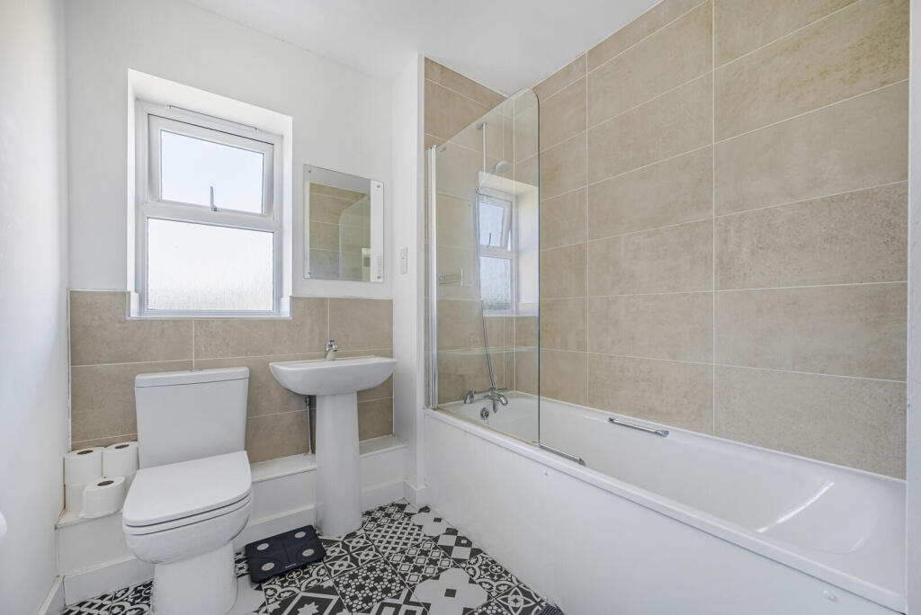 Apartment in Dartford - View 5