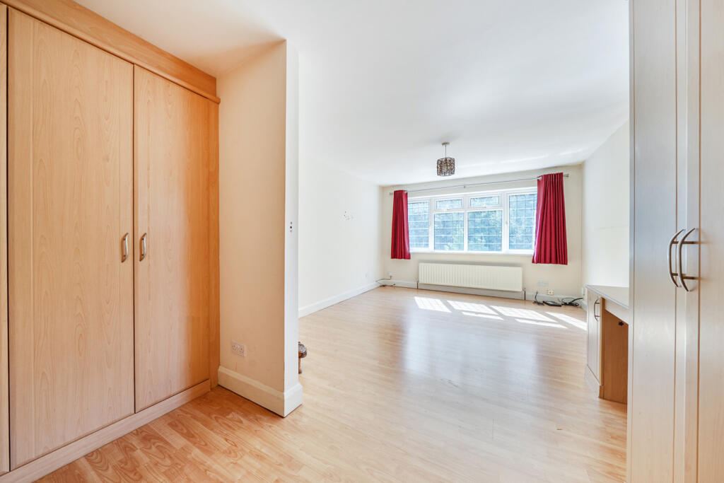 House in Three Rivers, Batchworth - View 5