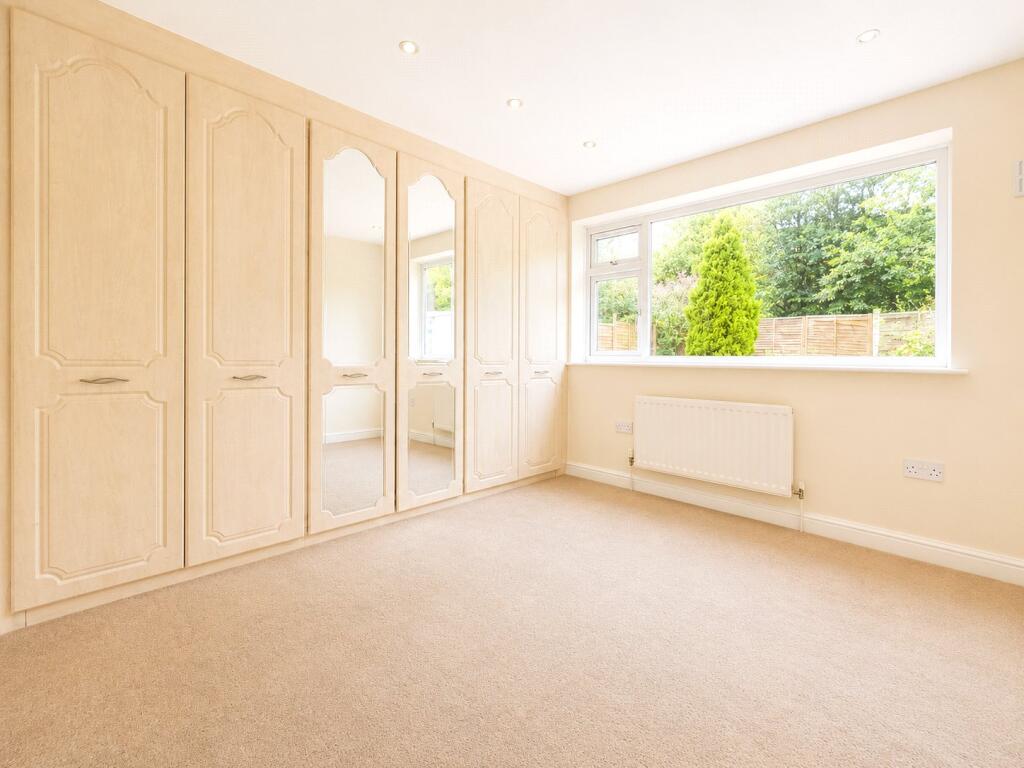 House in Wakefield, Crigglestone - View 4