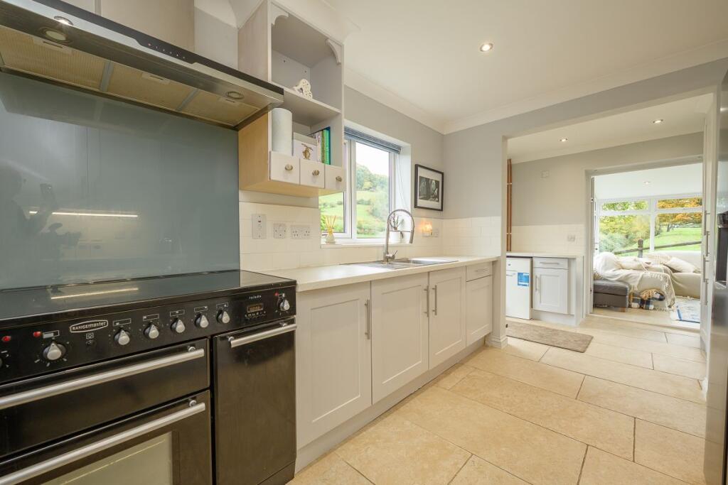 Noden Drive, Ross-on-Wye photo 2
