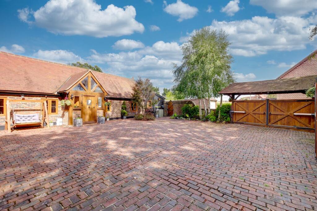  Herstmonceux, BN27 photo 2