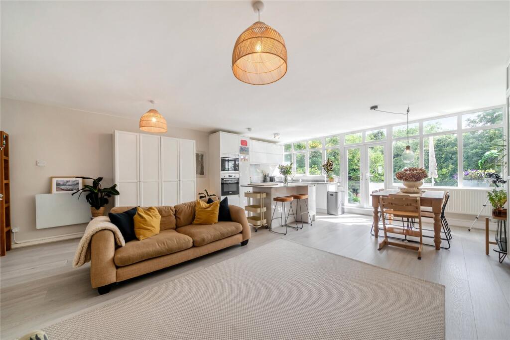 Apartment in Bromley - View 5