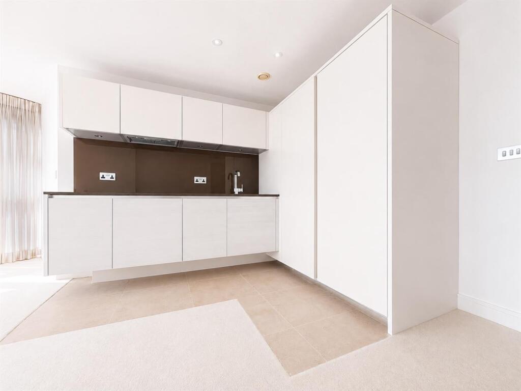 Apartment in Portsmouth - View 5