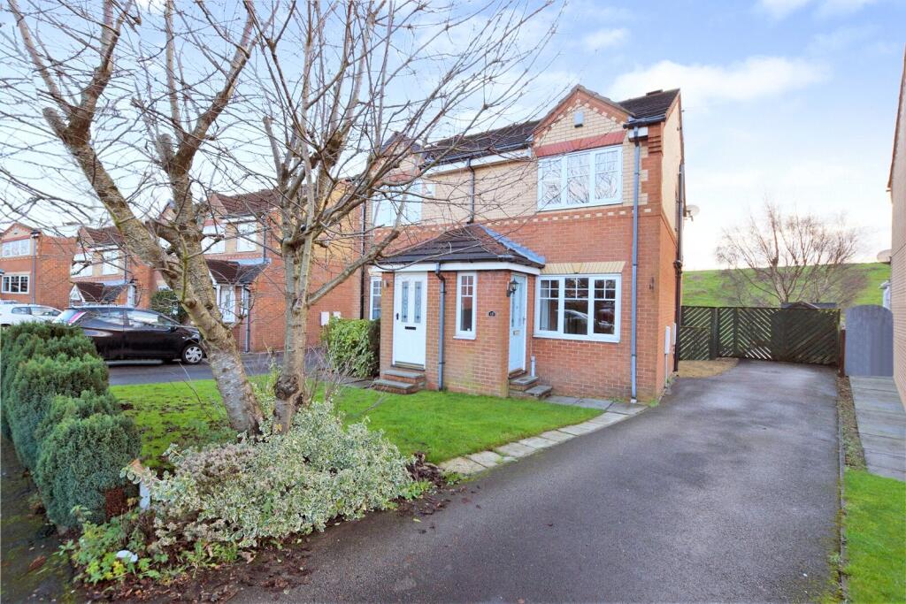 Main image of property: Peacock Green, Morley, Leeds