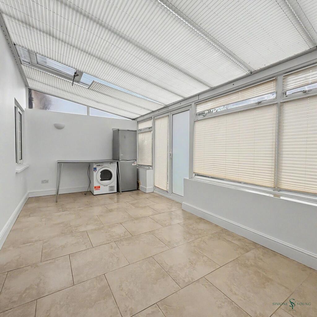 House in London - View 4